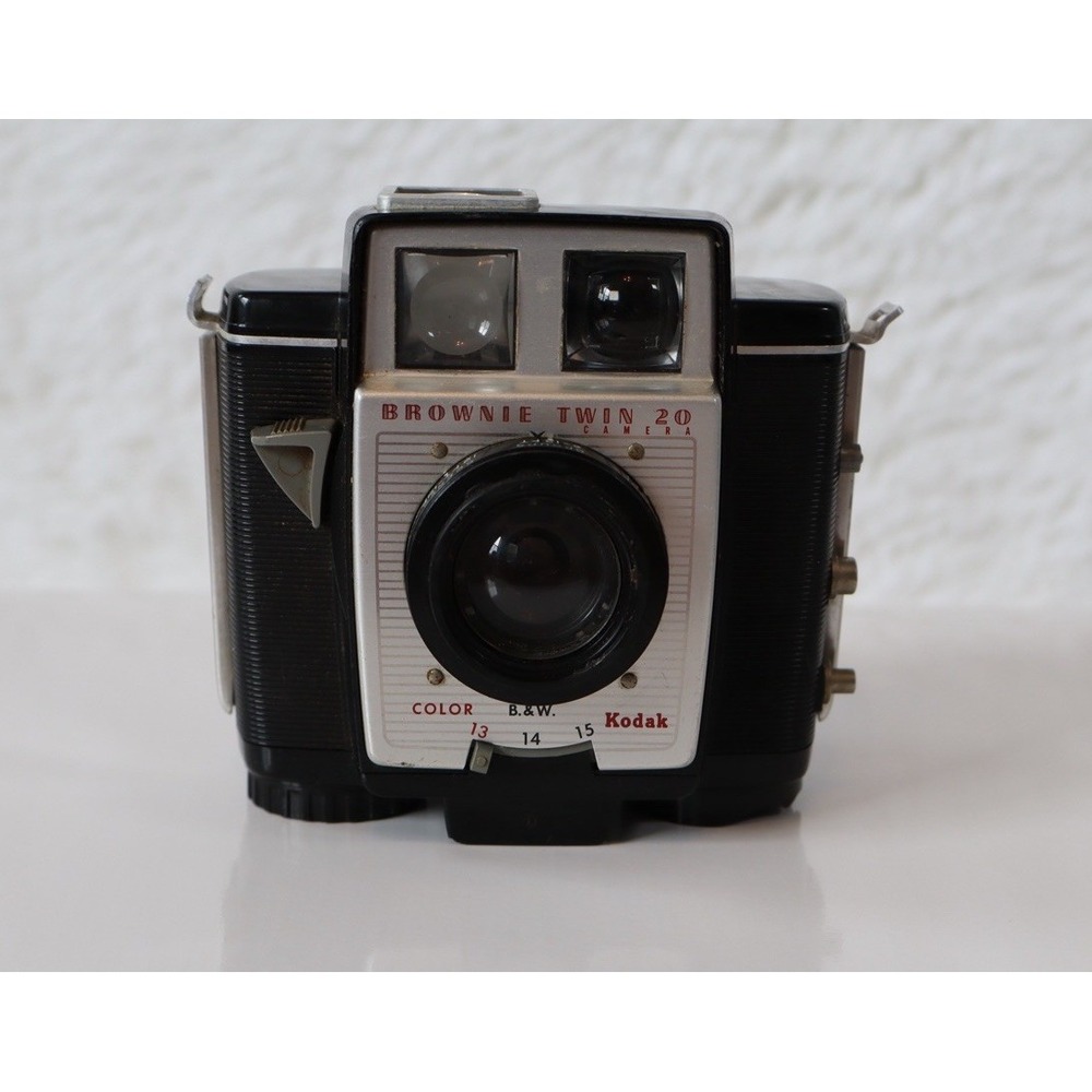 Kodak Brownie Twin 20 Camera VTG Bakelite Clean Clear Lens 620 Film Untested